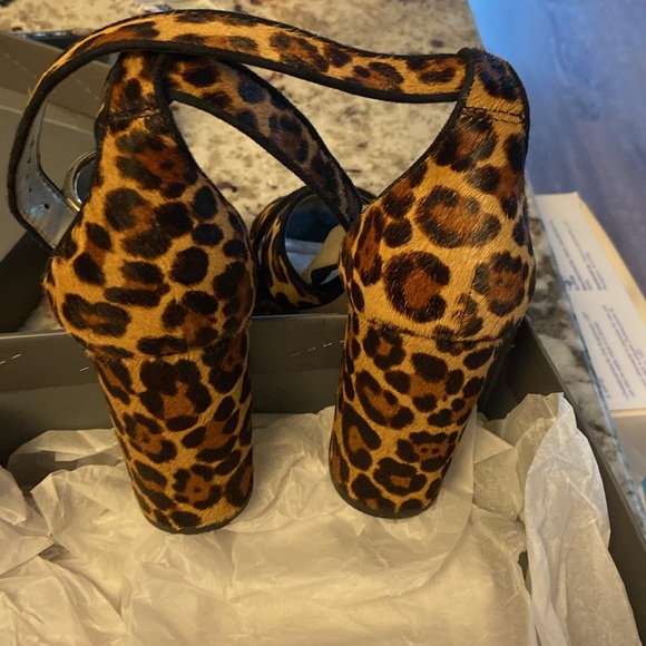 STUNNING Ann Taylor Leopard Block Heels - Sz 7.5. Sexy yet professional & comfie - Picture 3 of 7